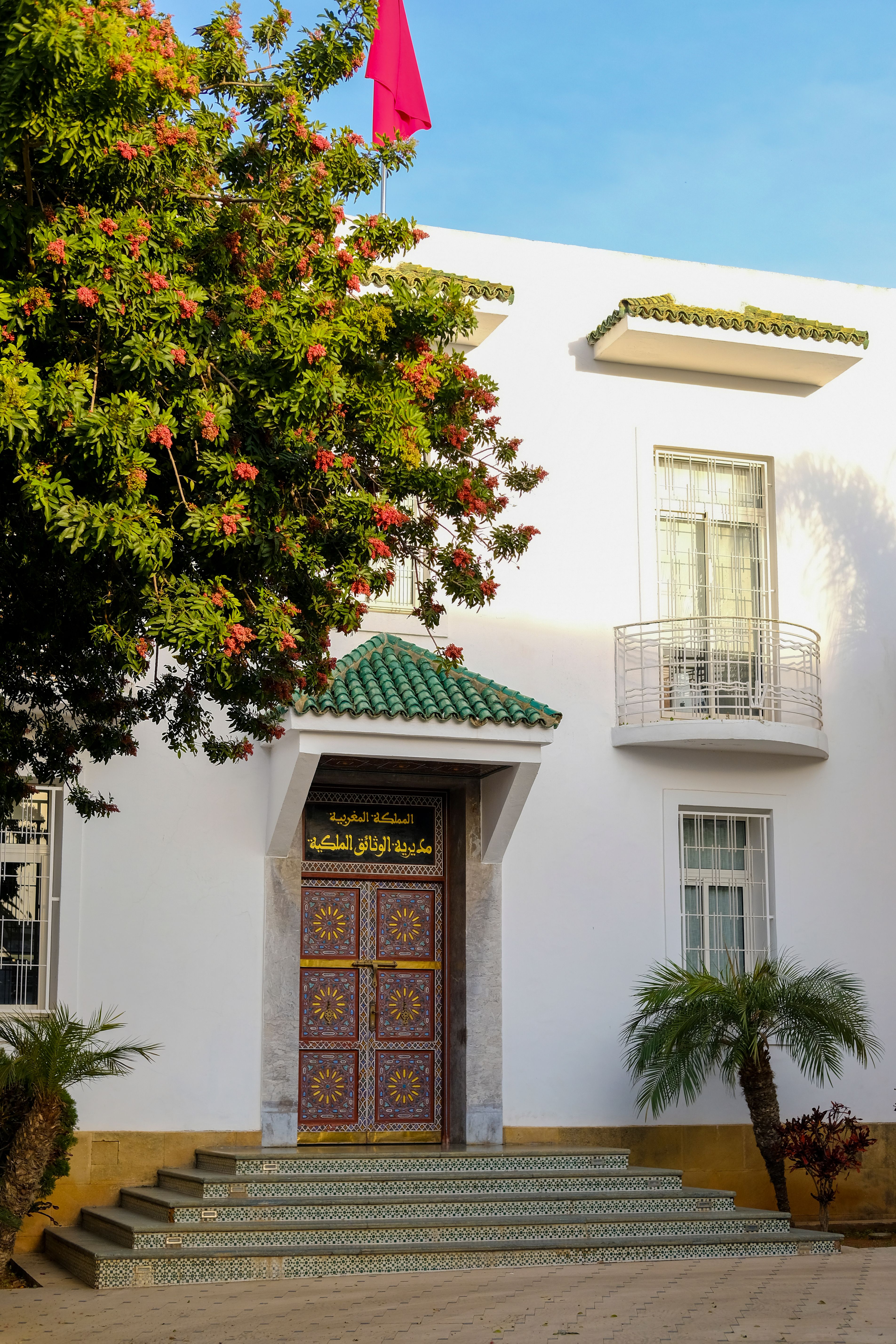 Architectural Façade With Traditional Moroccan Door Free Stock Photo