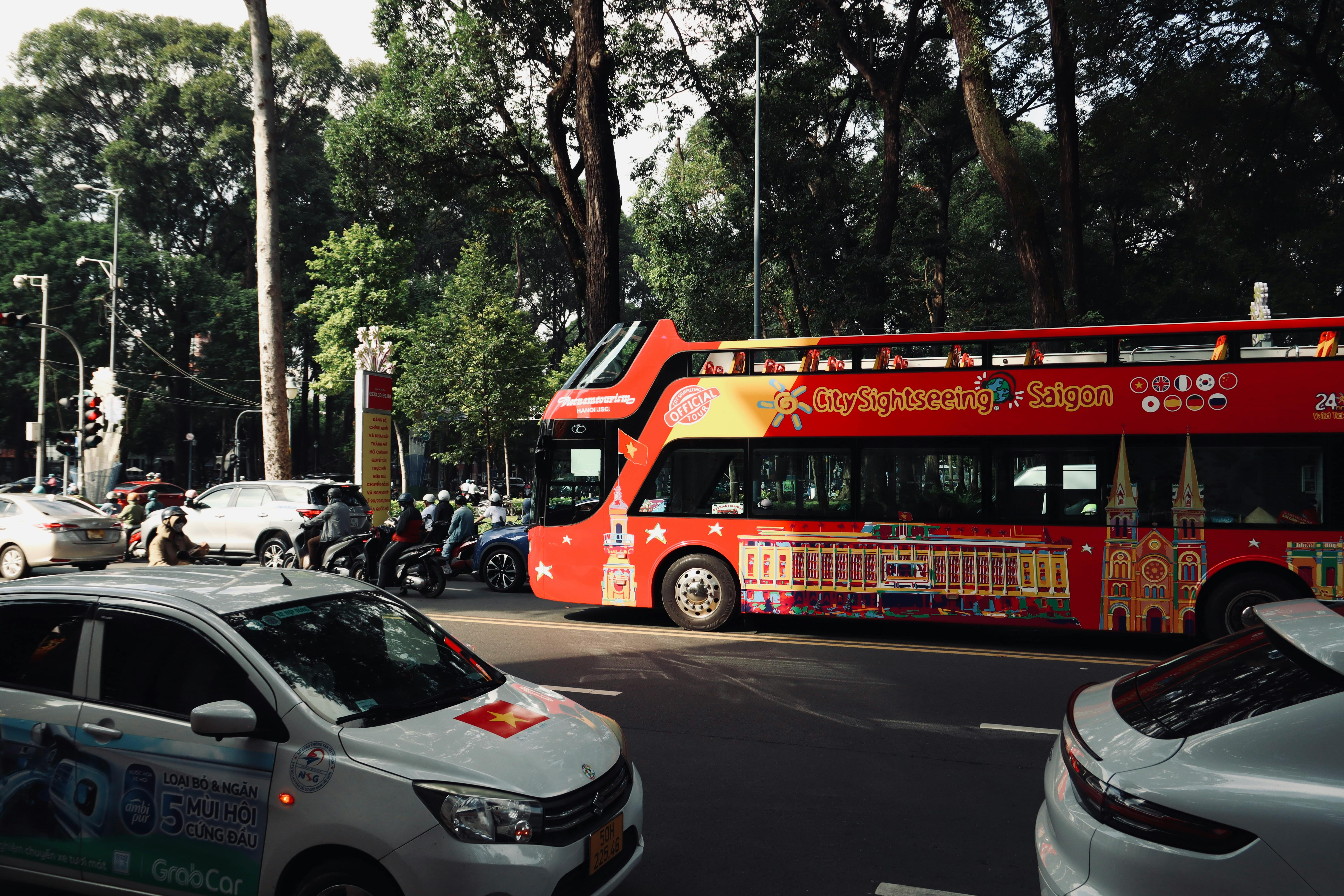 Tour Guide Agent launches commissionable booking service — Photo by Tuan Vy on Pexels