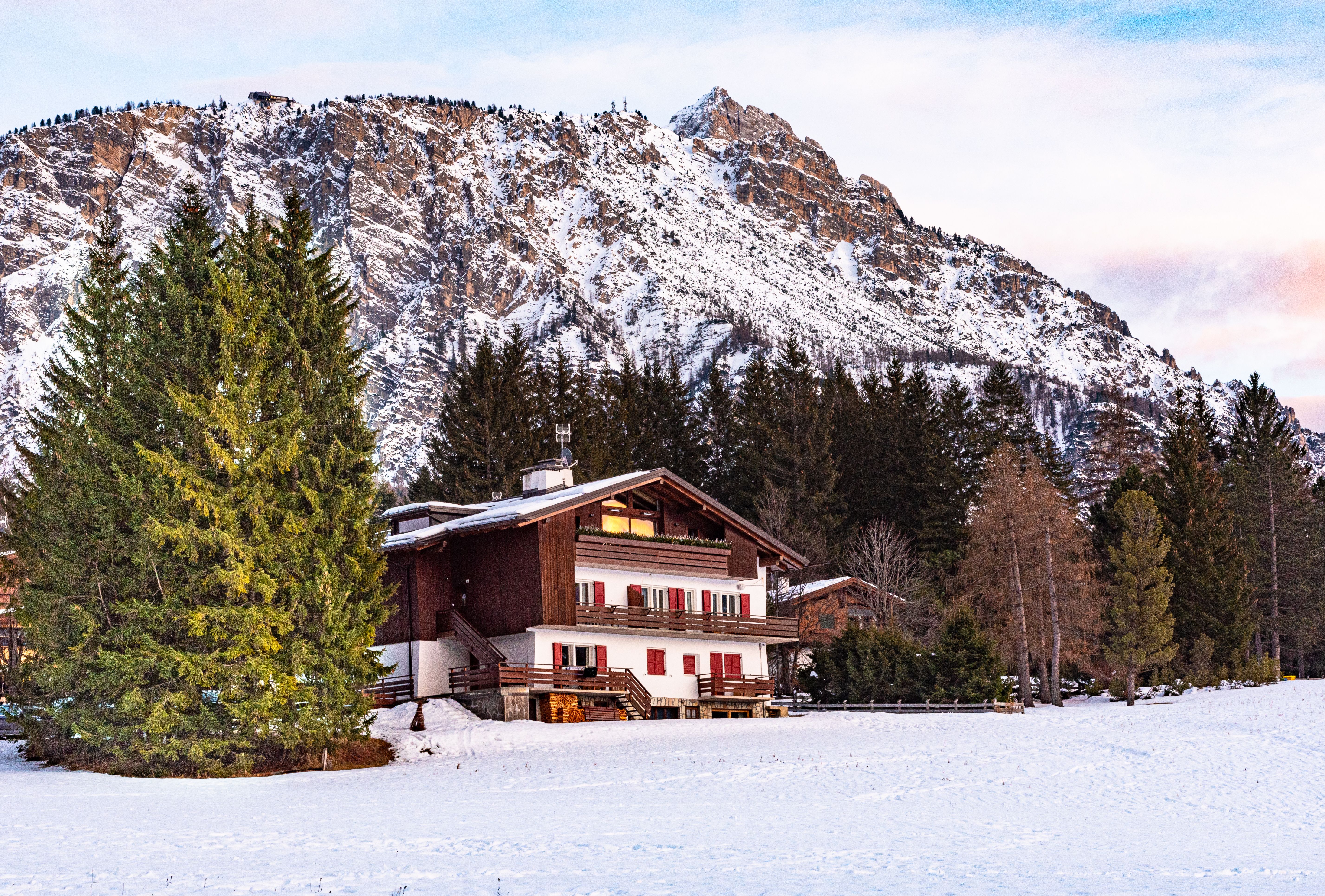Couverture : Investing in Megève property