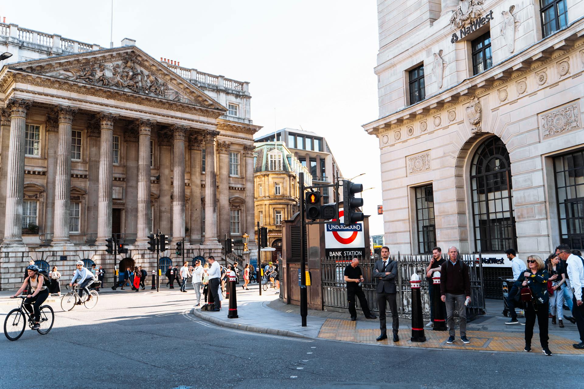 City Rhythms: Bank Station Intersection in London