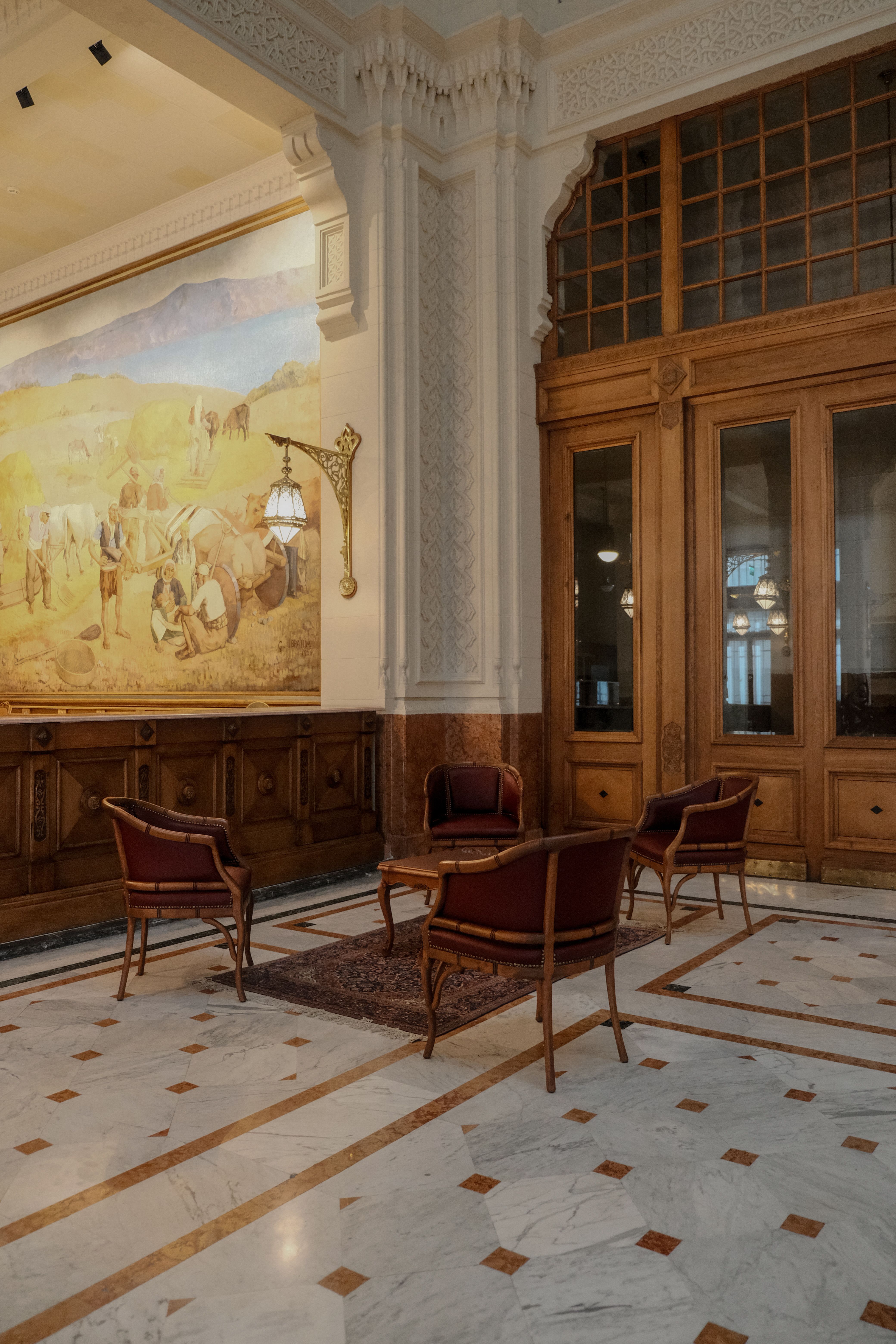 Elegant Vintage Interior with Historical Mural · Free Stock Photo