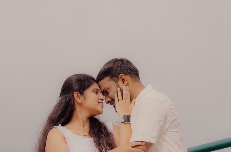 couples from different cultural backgrounds meeting online