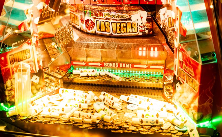 Online Casino: Spielautomaten und Live-Spiele im Überblick