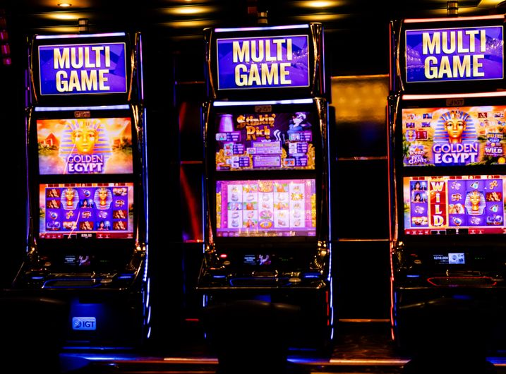 Online Casino: Spielautomaten und Live-Spiele im Überblick