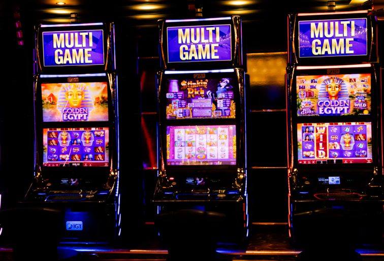 Online Casino: Spielautomaten und Live-Spiele im Überblick