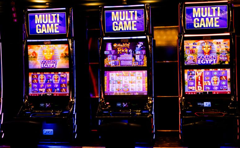 Online Casino: Spielautomaten und Live-Spiele im Überblick