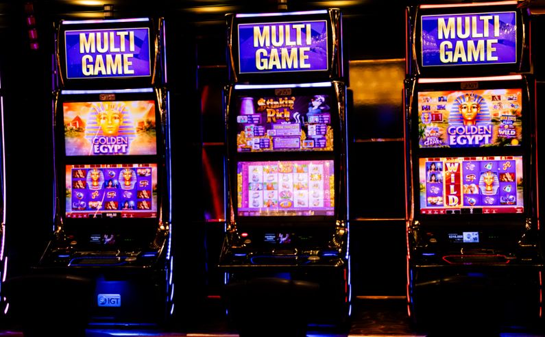 Online Casino: Spielautomaten und Live-Spiele im Überblick