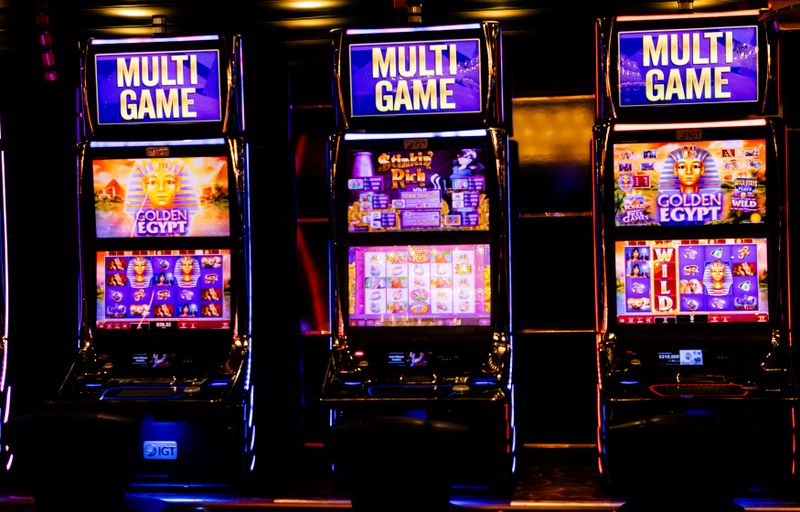 Online Casino: Spielautomaten und Live-Spiele im Überblick