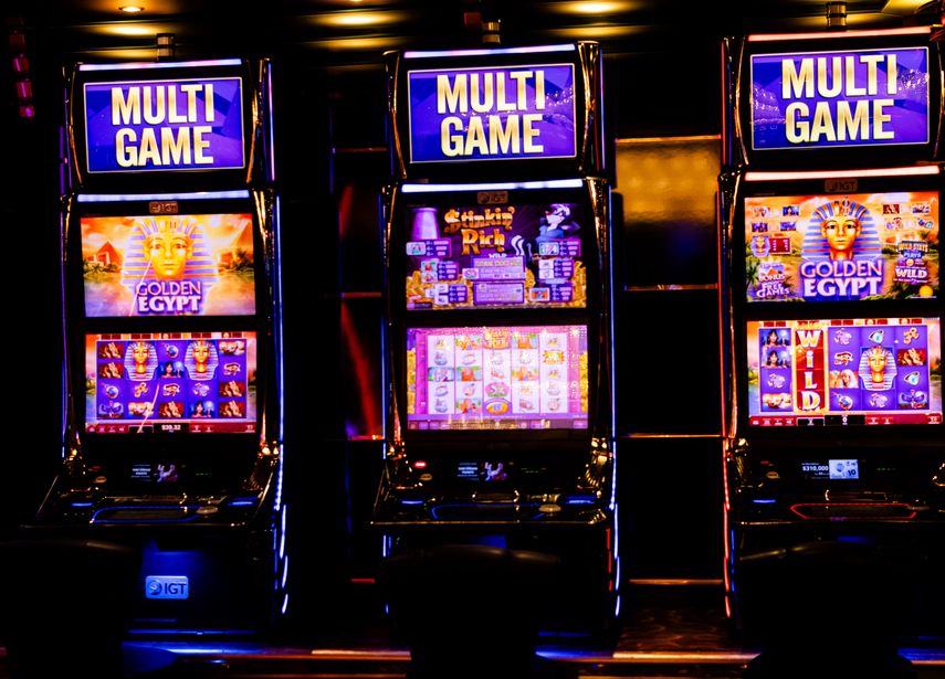 Online Casino: Spielautomaten und Live-Spiele im Überblick