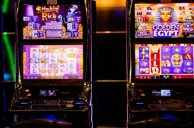 Online Casino: Spielautomaten und Live-Spiele im Überblick