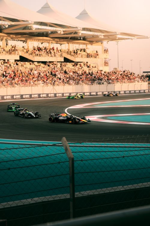 Free Fomula 1 Abu Dhabi Grand Prix | Lap 1 Stock Photo