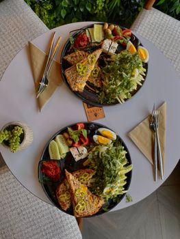 A vibrant Turkish breakfast spread featuring a variety of fresh foods in Kayseri, Türkiye.