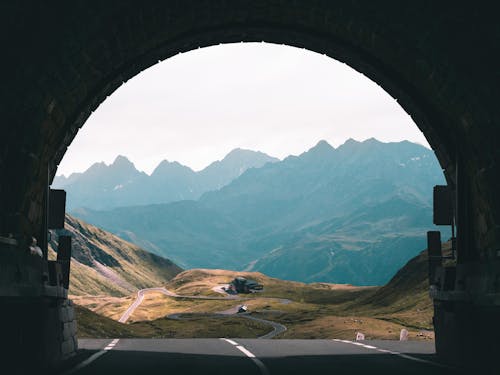 Foto d'estoc gratuïta de carretera, conduir, muntanyes