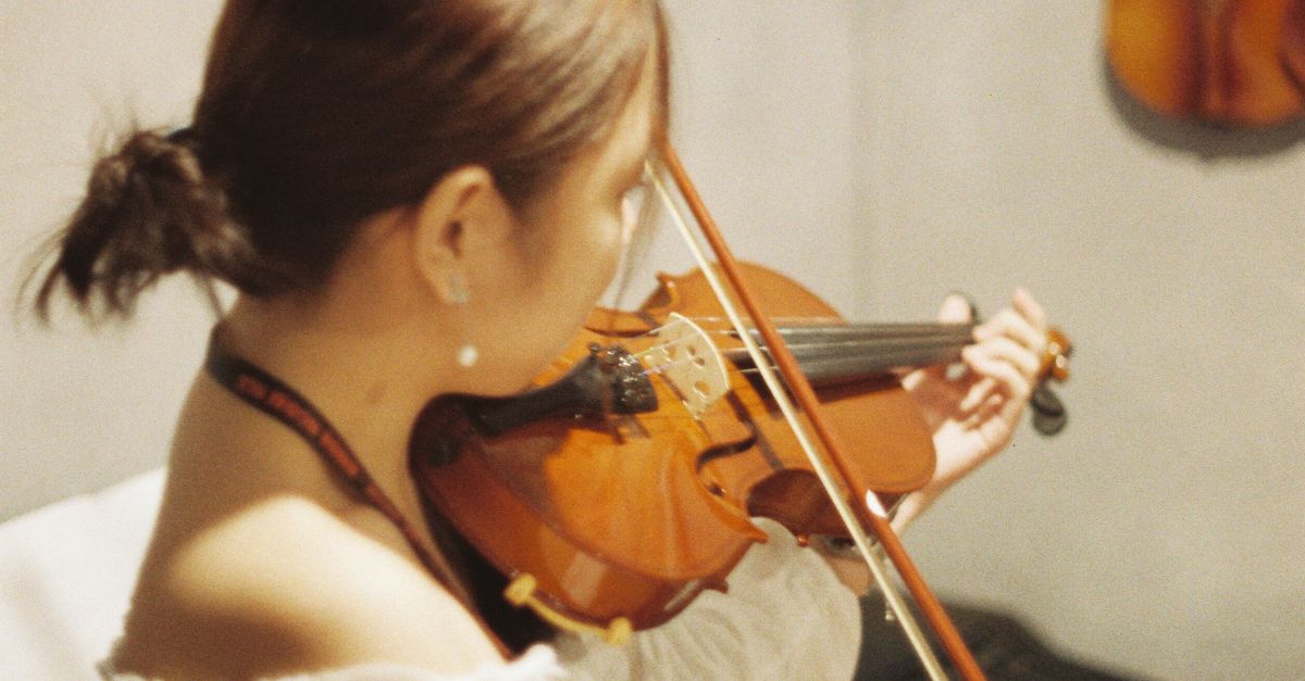 Violin Instruments Lady Young Woman Playing Violin in Music Room · Free Stock Photo