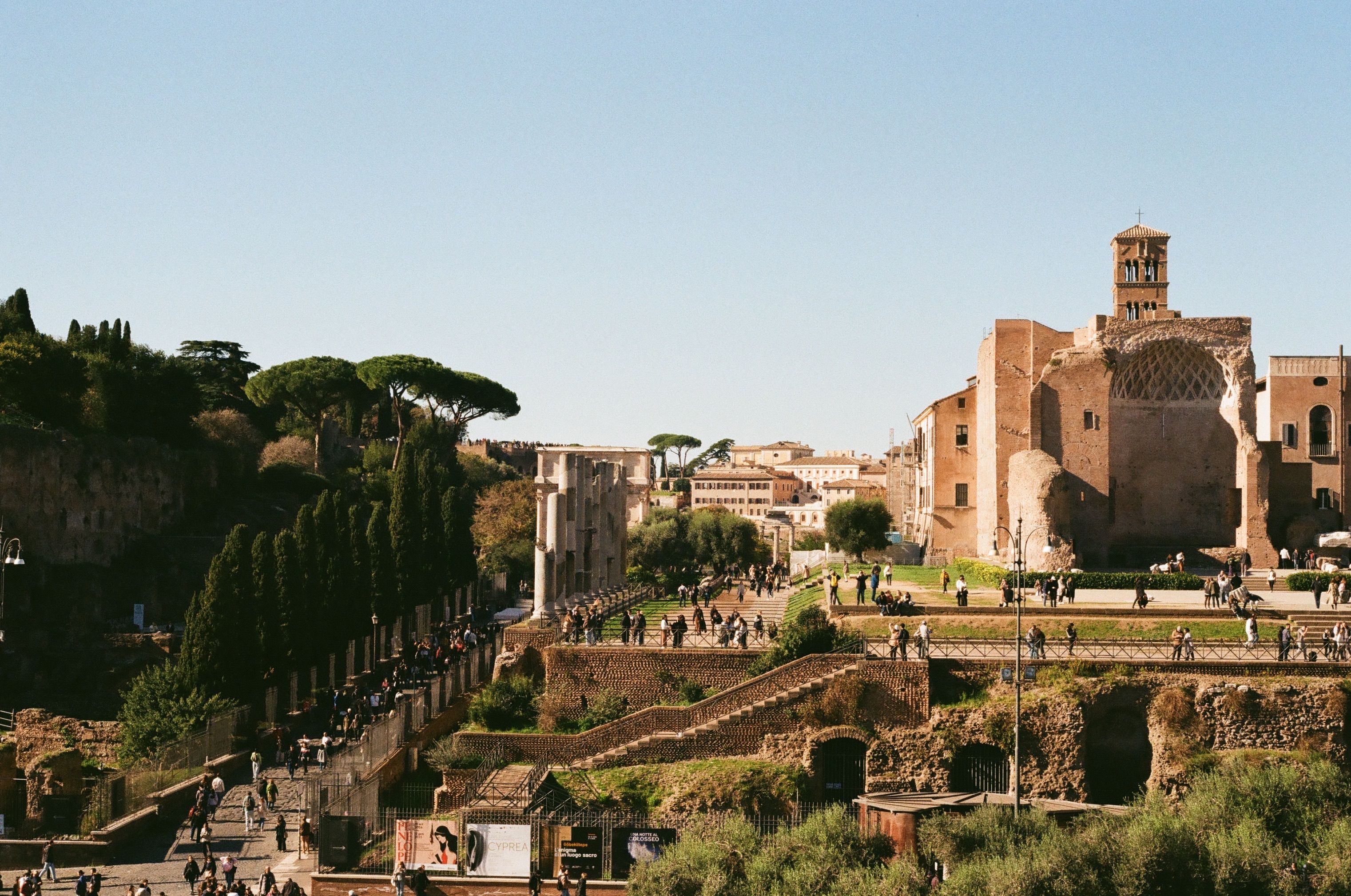 I've Been a Tour Guide in Rome for 17 Years—Here Are 8 Hidden Gems You Won't Find in Guidebooks — Photo by Anna Holodna on Pe