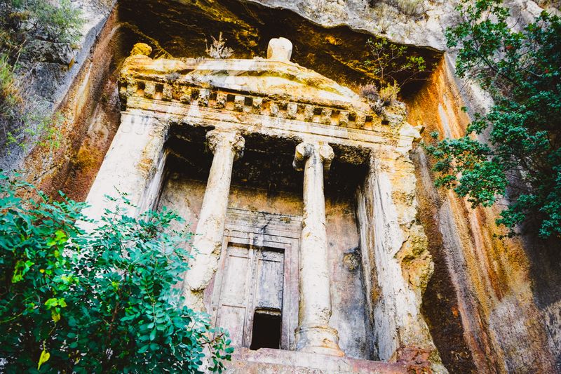 Royal Tombs & Coins