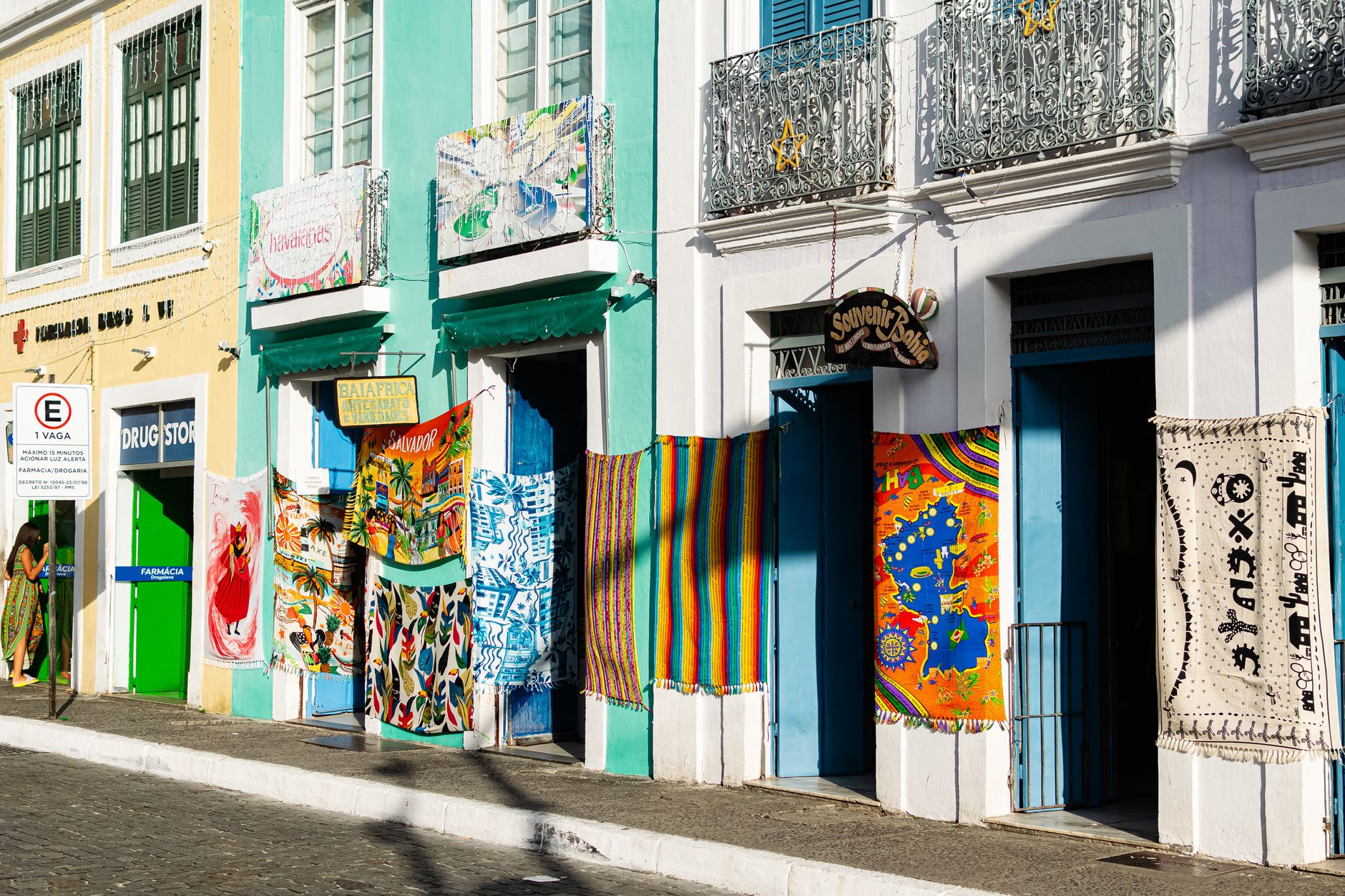 Devotos de Palmas transformam fé em arte com tapetes artesanais