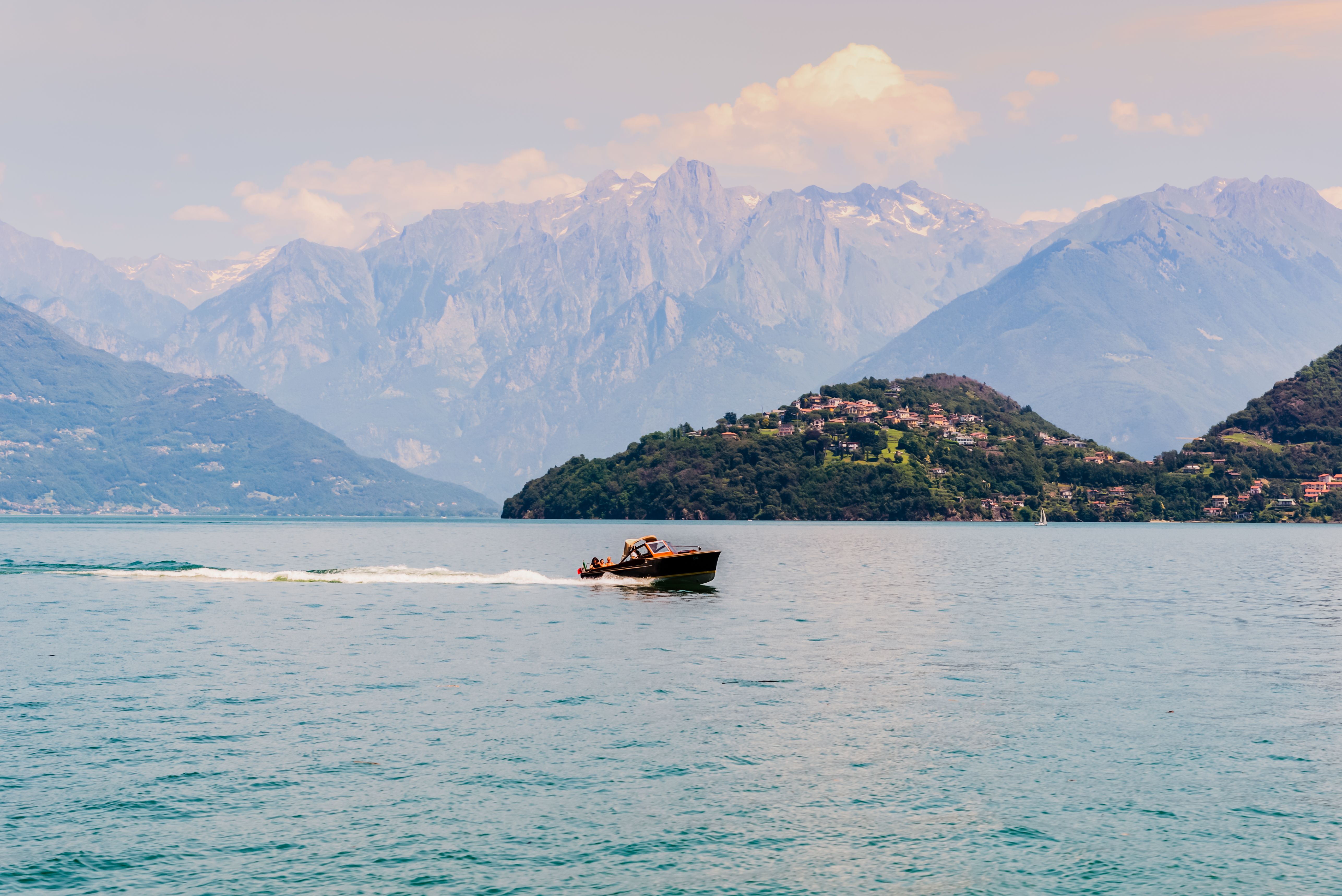 Lake Como Car Rental: Scenic Drives & Unforgettable Journeys