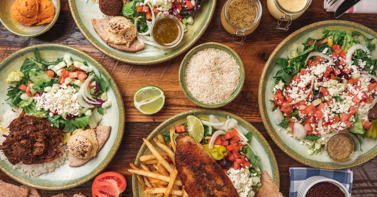 Street food and dining culture in Miami