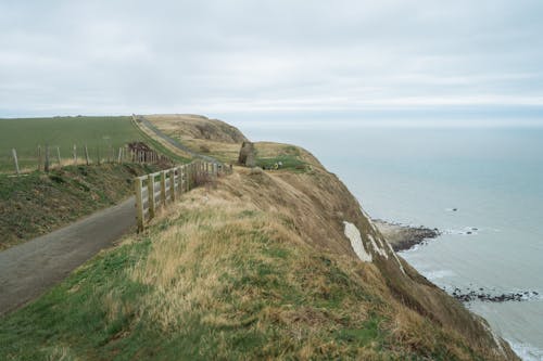 Rain Moves In, Then Cold Winds Take Over Across the East