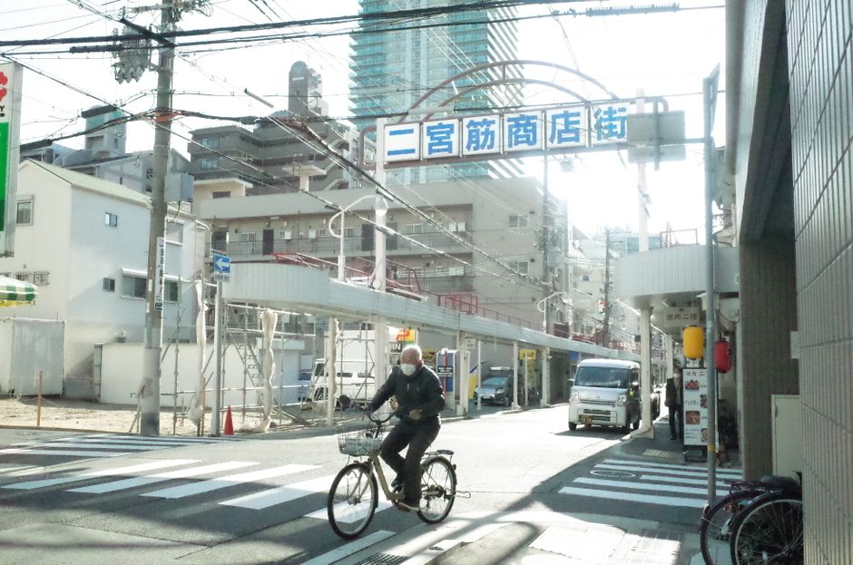 BOJ Hiking Cycle Supports Japan Stocks as Exporters Gain Momentum