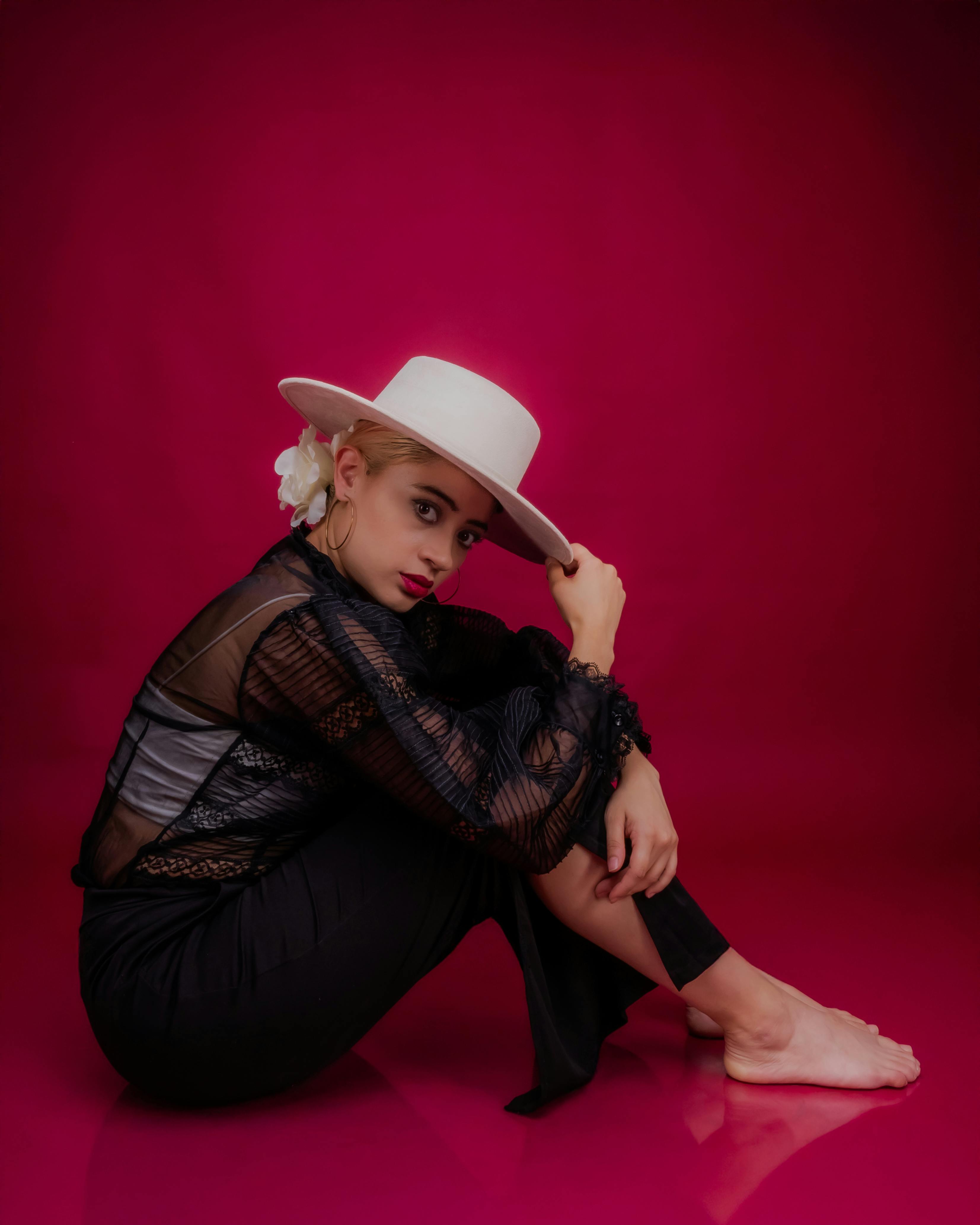[ColoSach]-captivating-portrait-of-a-woman-in-mexican-traditional-attire-sitting-gracefully.-perfect-for-cultural-and-artistic-themes.
