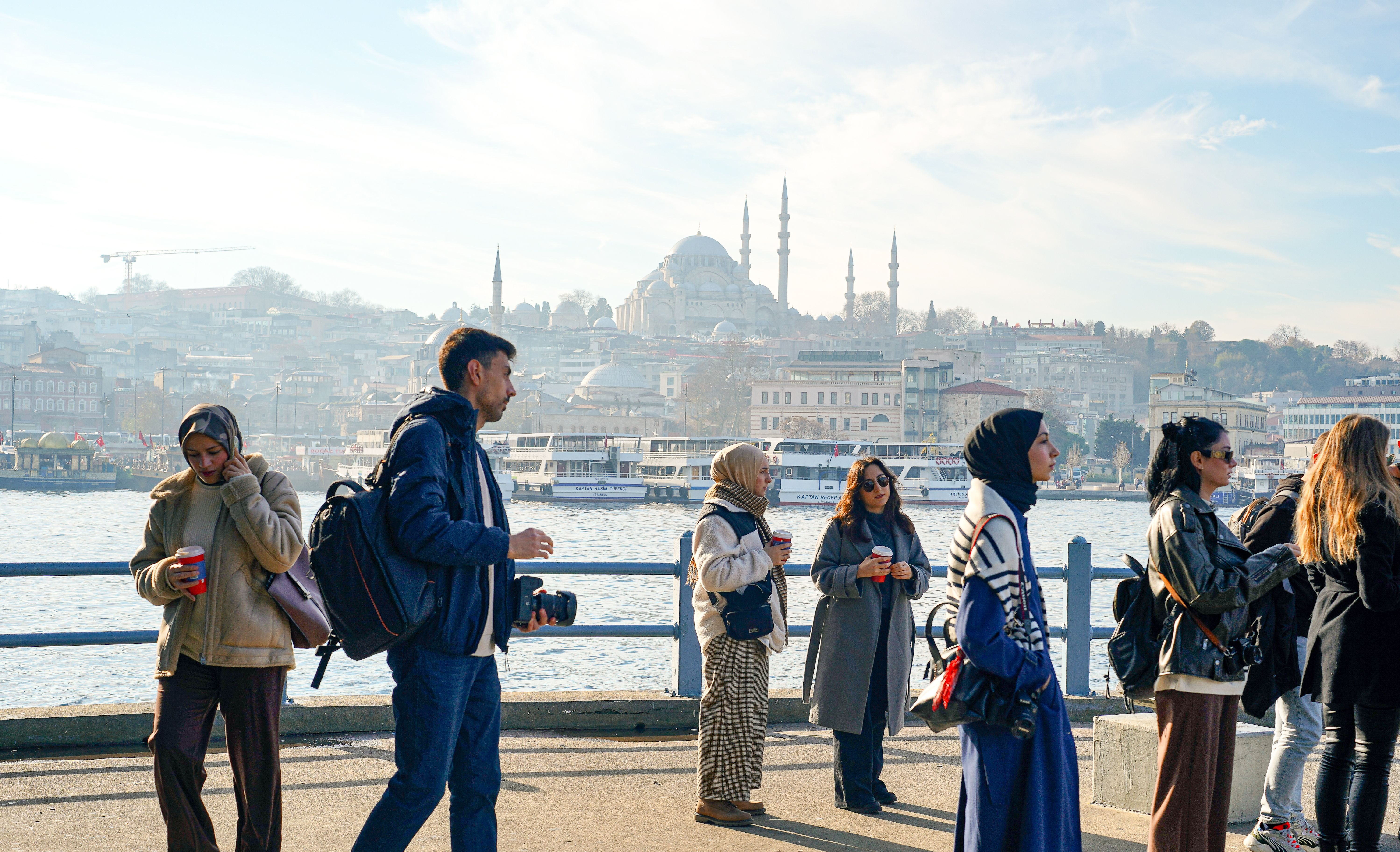 39-7010 Tour and Travel Guides — Photo by Oktay Köseoğlu on Pexels