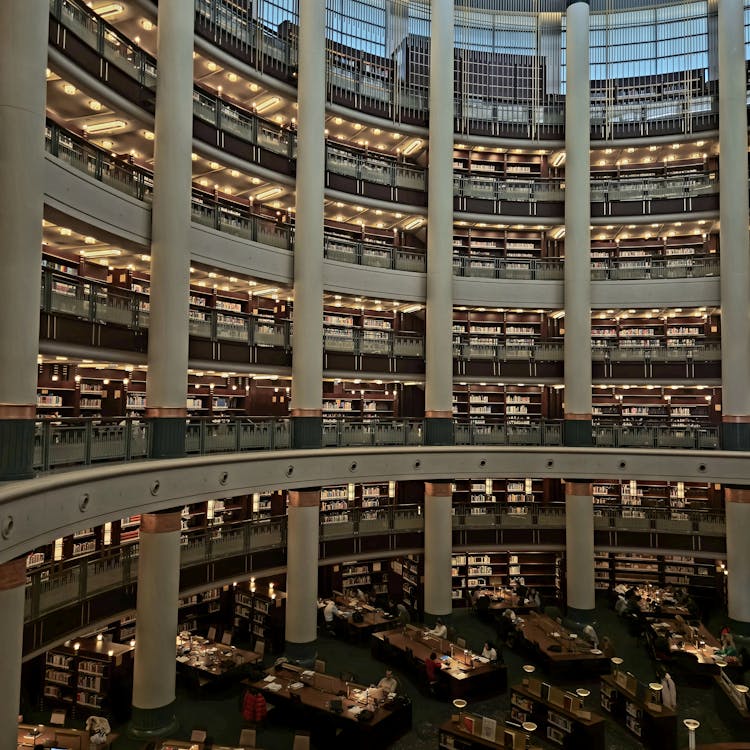 Grand Interior of Circular Library with Bookshelves · Free Stock Photo