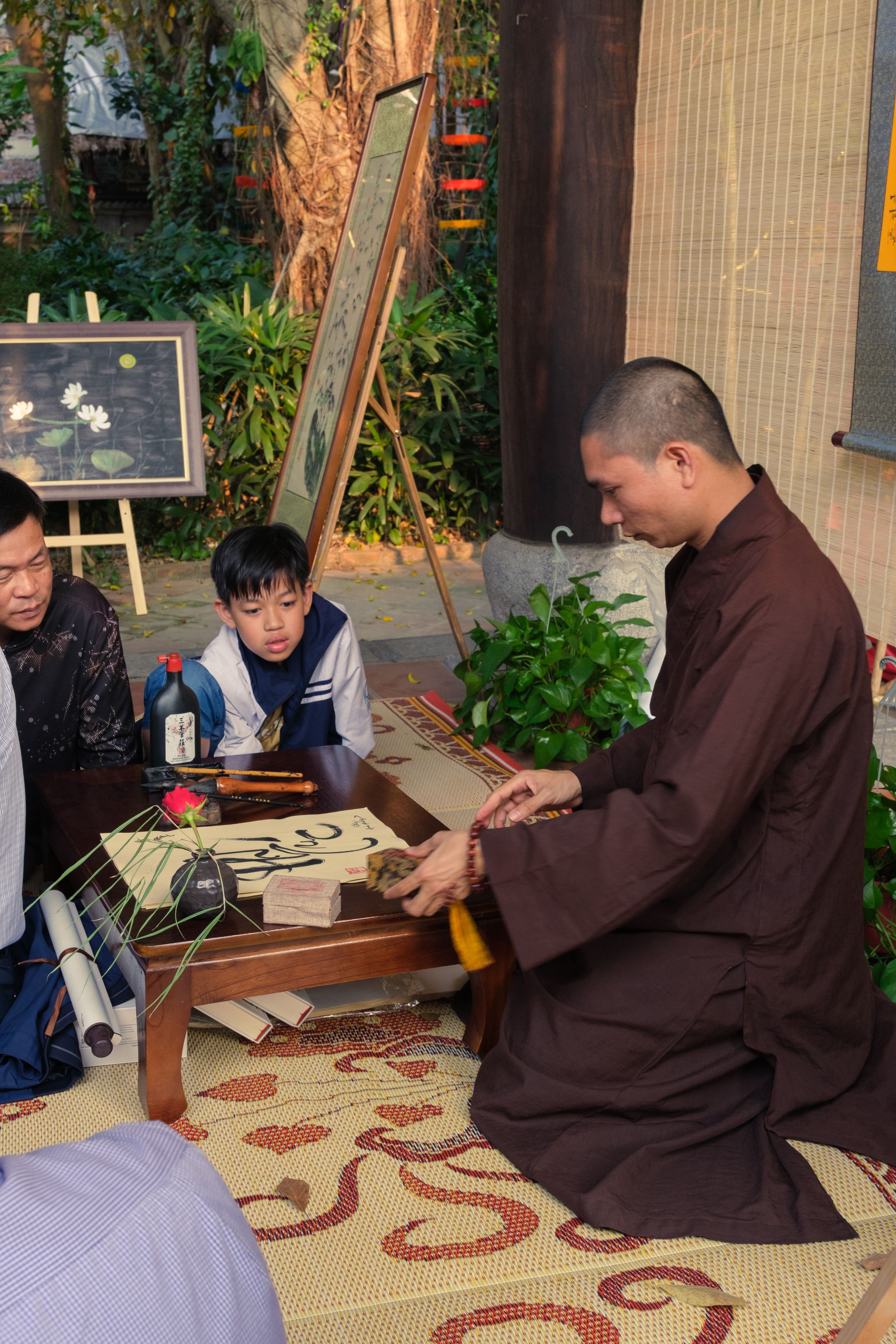Learning Vietnamese Calligraphy Embrace the Art Form