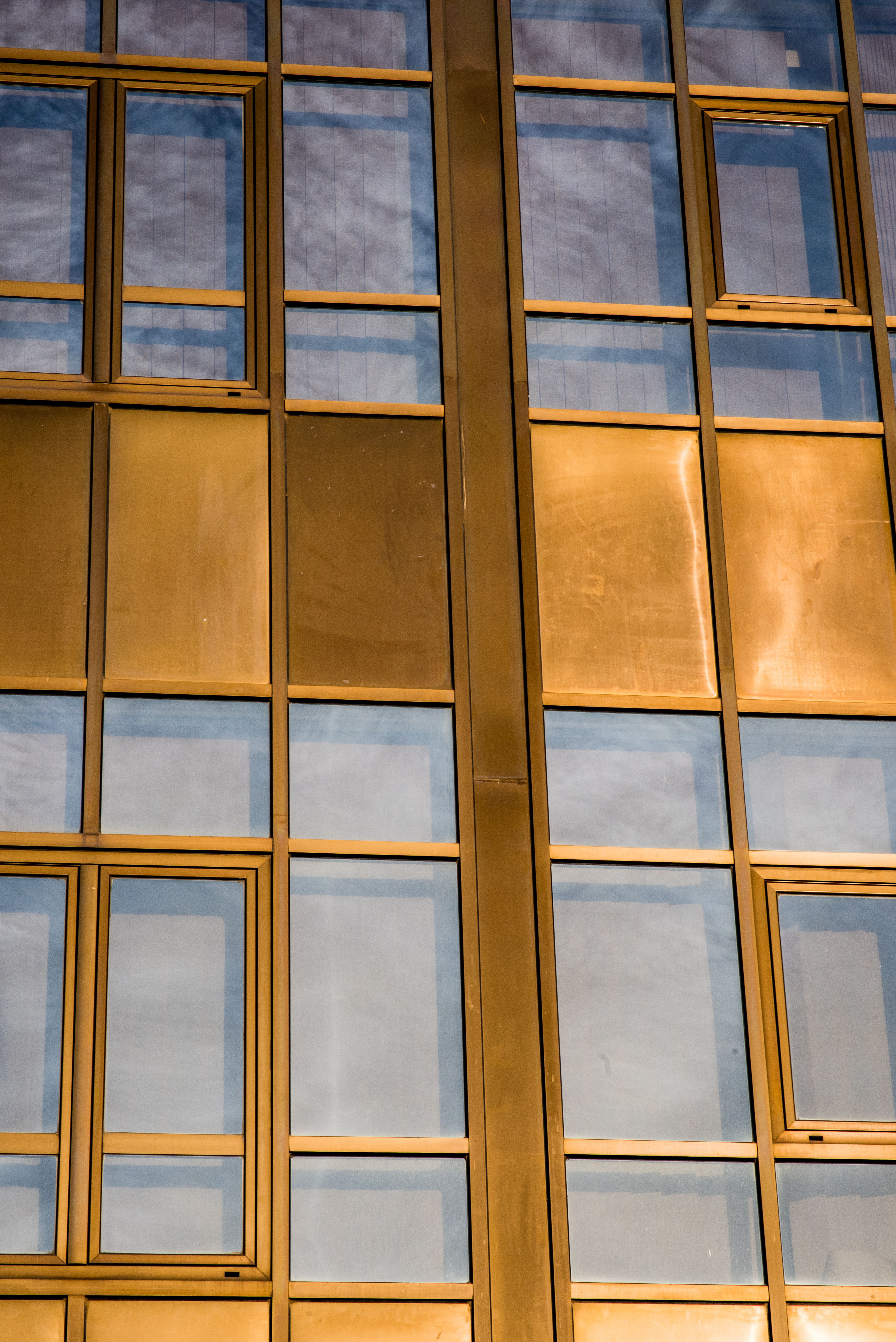Abstract Close-up of Golden Facade Reflection · Free Stock Photo
