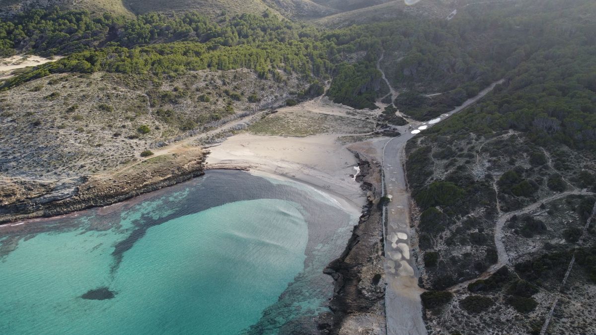 Mallorca — Turquoise coves, stone villages and Tramuntana roads (9)