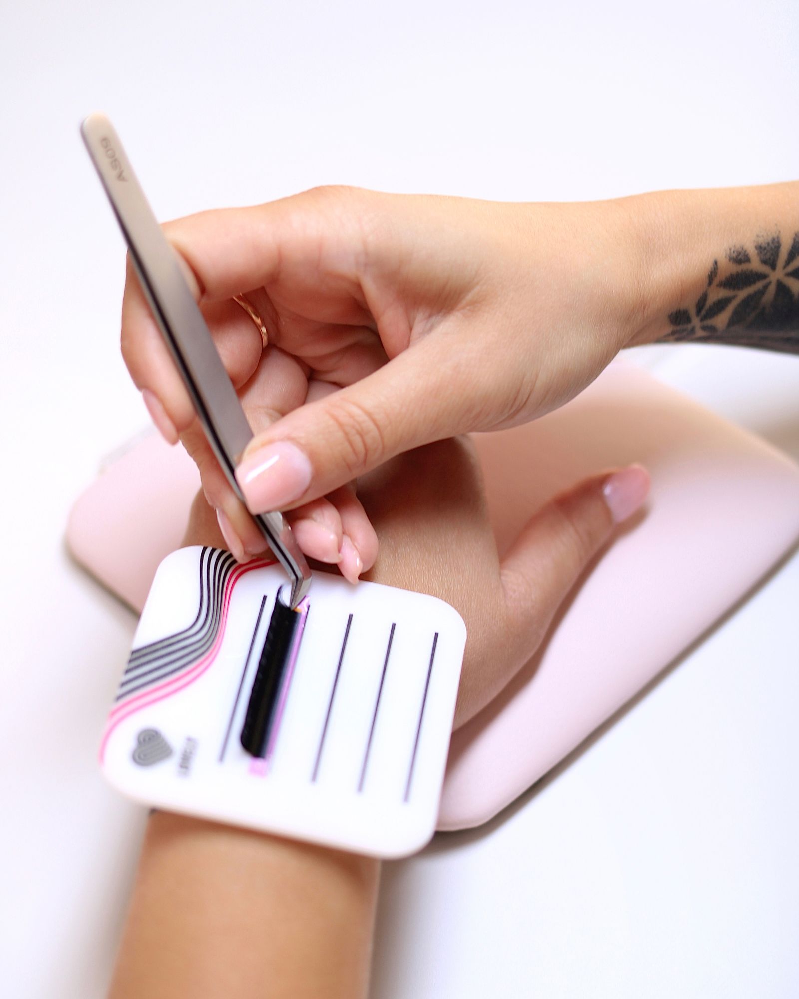 Brow Shaping by Klarie Skin & Piercing