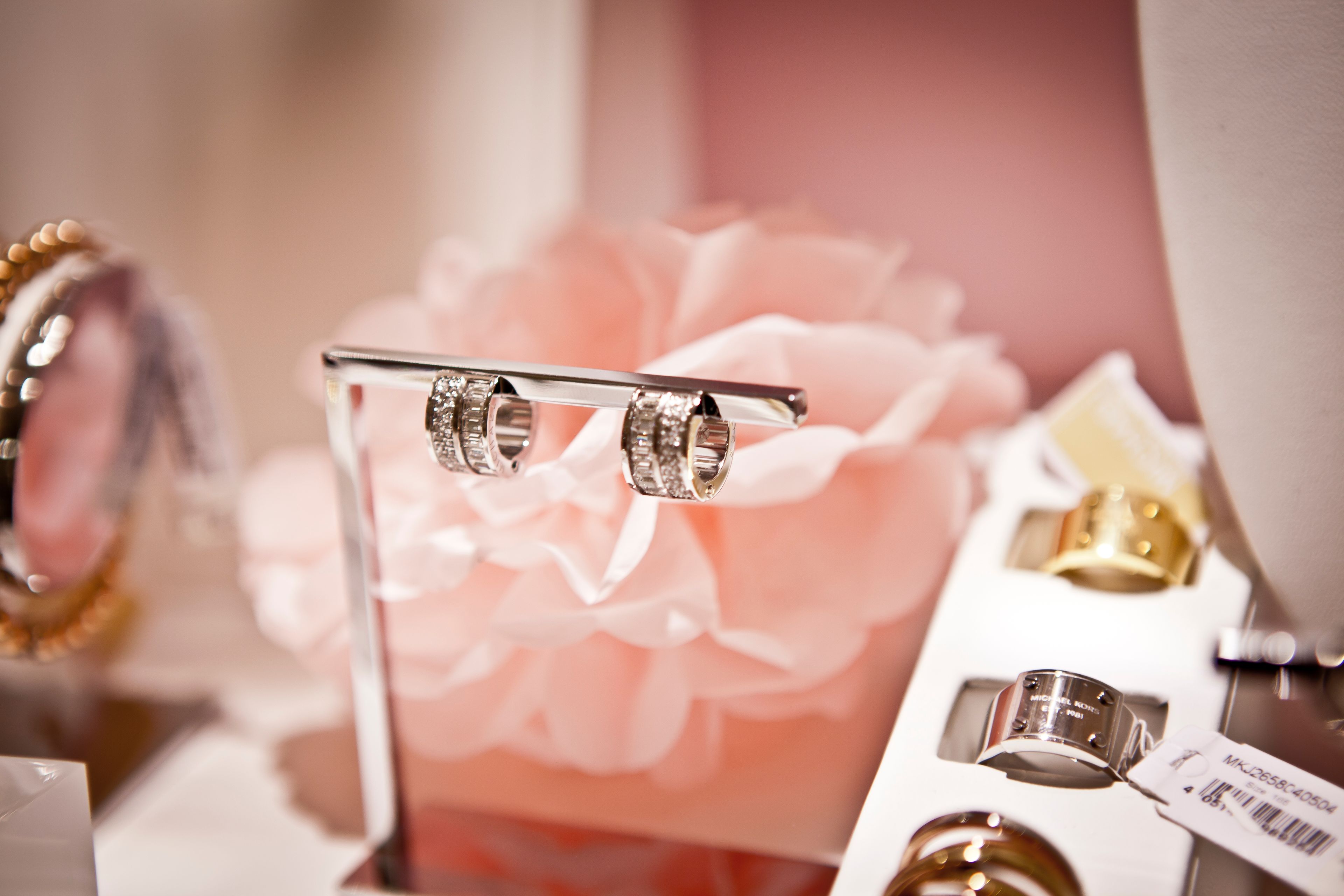 Silver jewellery displayed clearly for an online buying guide