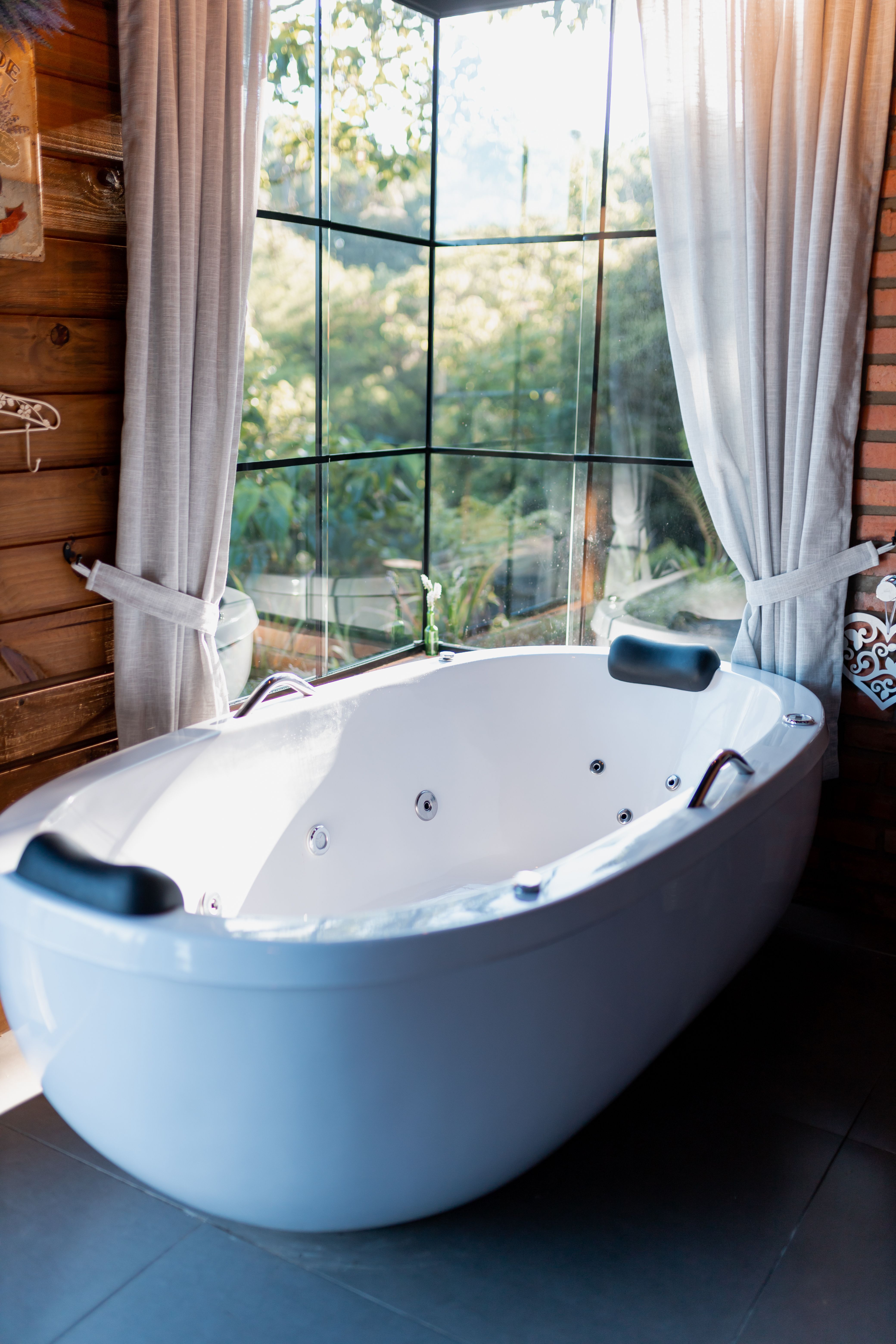 Investment-worthy luxury bathroom design