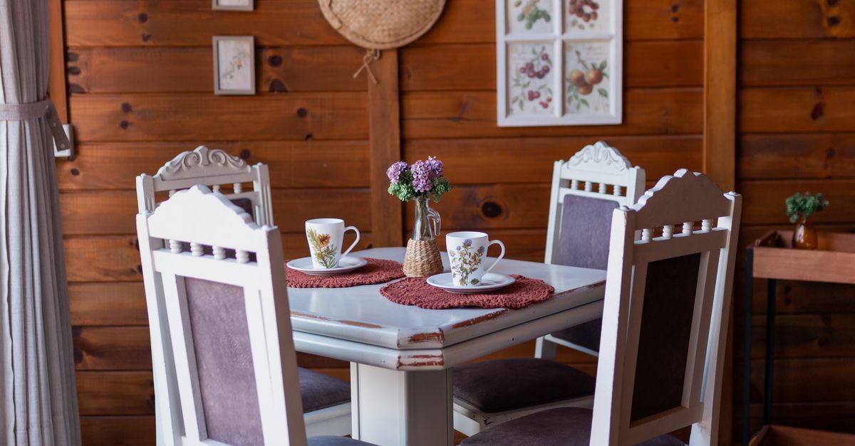 Cozy Rustic Dining Corner with Wooden Interior · Free Stock Photo