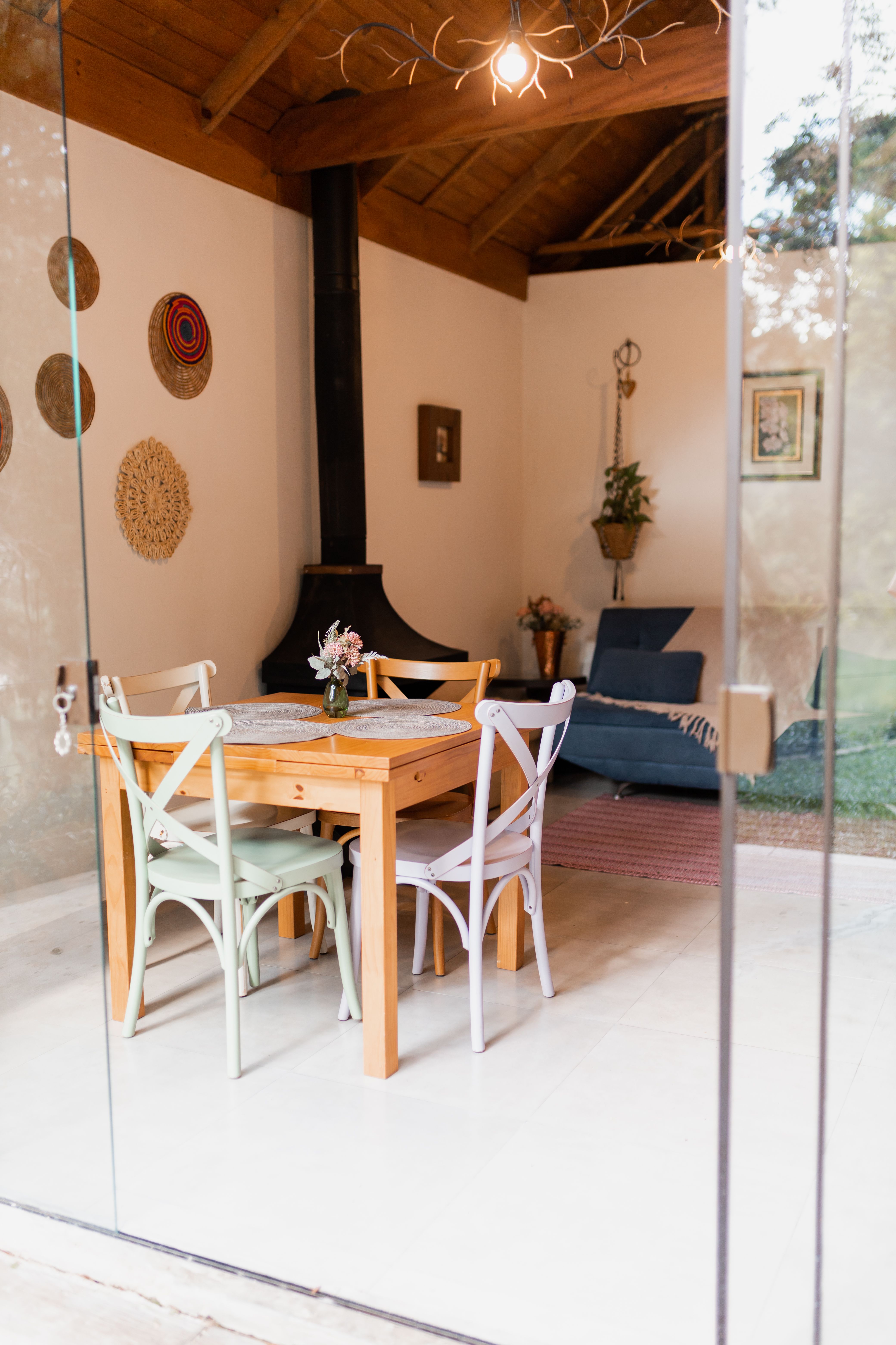 Cozy Rustic Dining Room with Wooden Table · Free Stock Photo