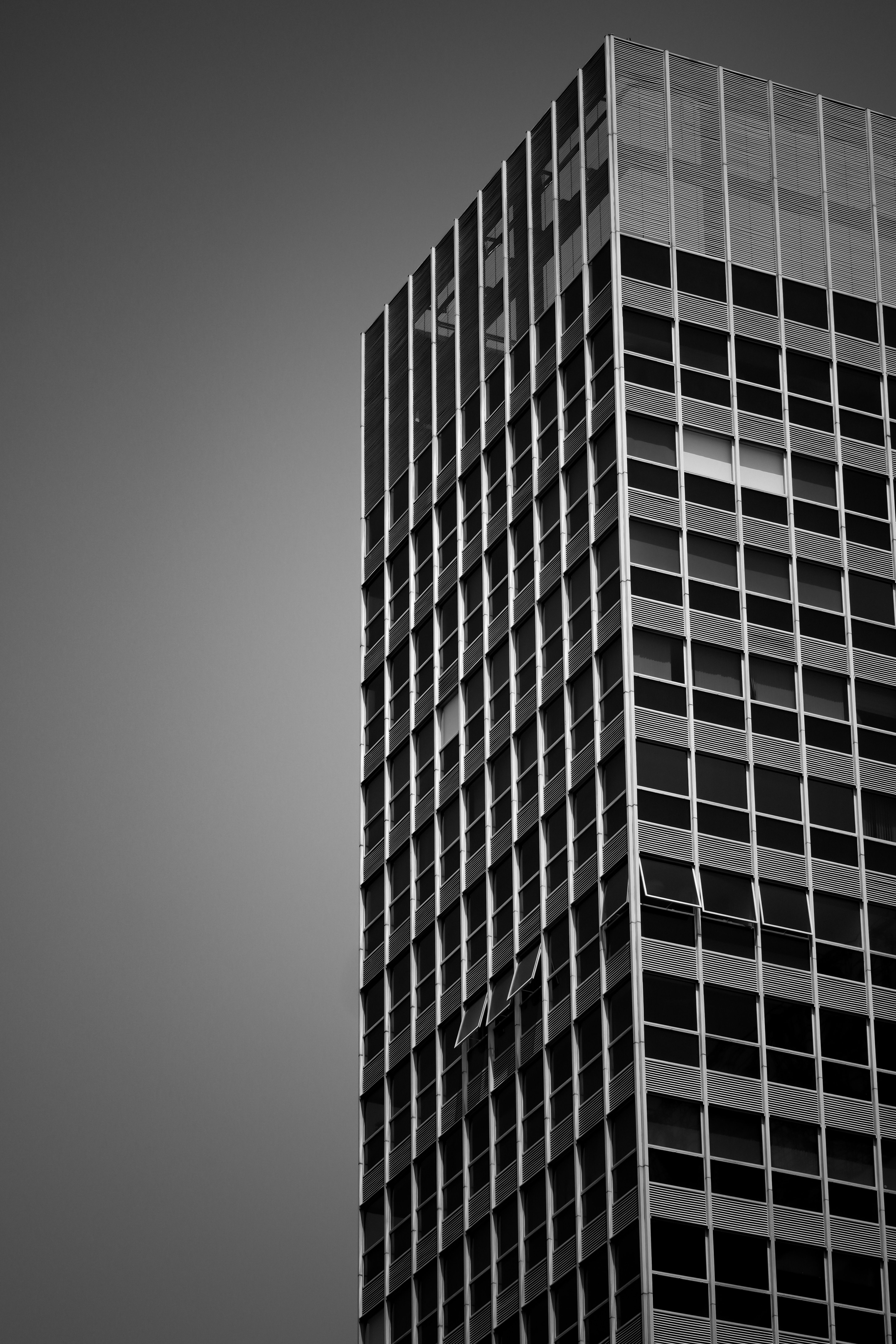 Modern Skyscraper in Black and White · Free Stock Photo