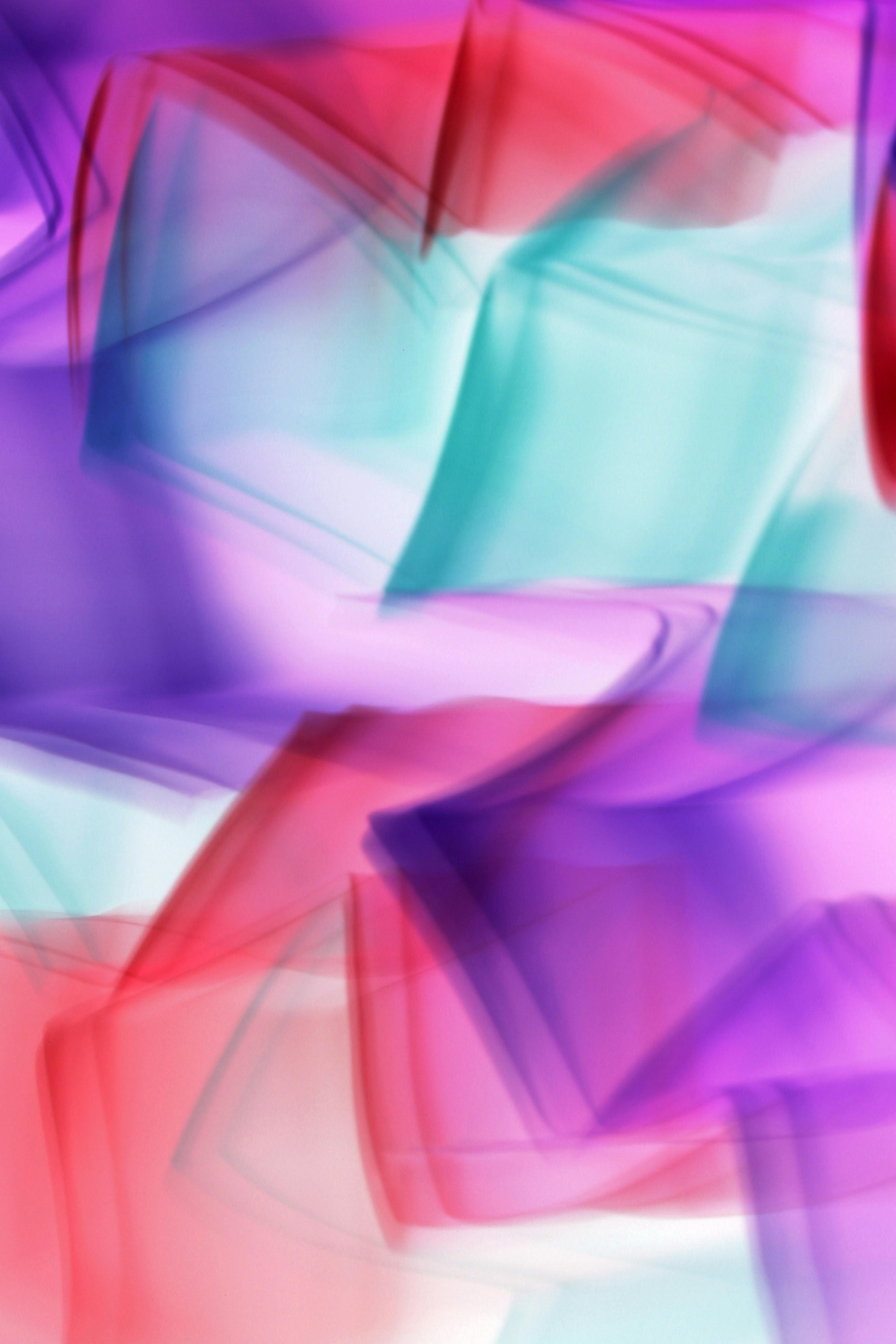 Gratis Arte abstracto colorido que presenta ondas fluidas de tonos púrpura, rojo, azul y rosa. Foto de stock