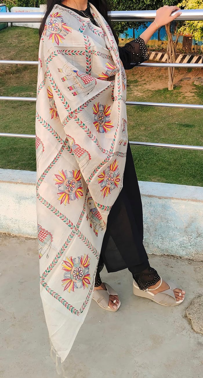 Elephant and Flowers Design on Dupatta - Image 2
