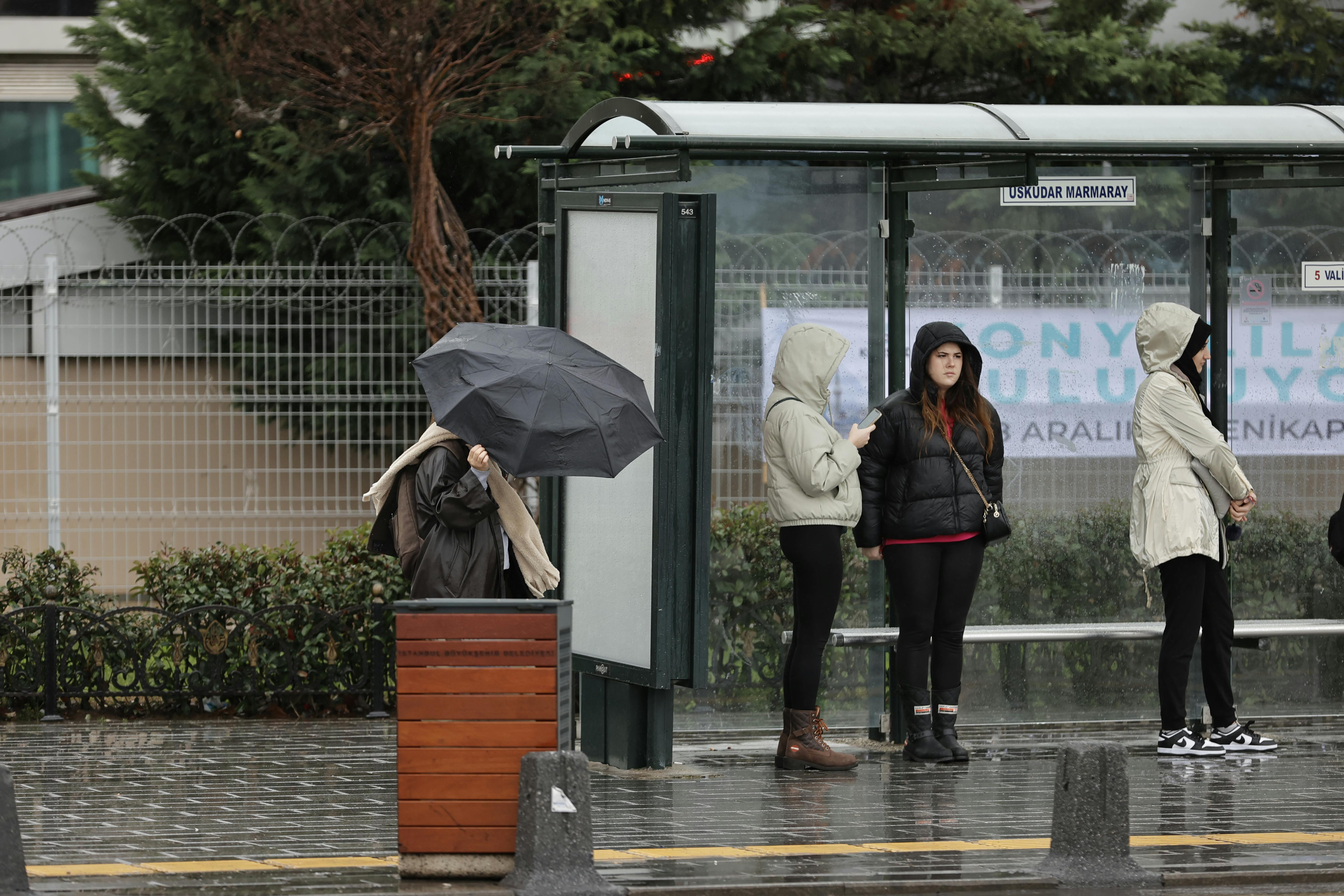 Last-minute Wardrobe Changes Due To Unexpected Weather