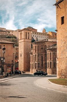 Explore the stunning historic architecture in Toledo. A must-visit for travel enthusiasts.