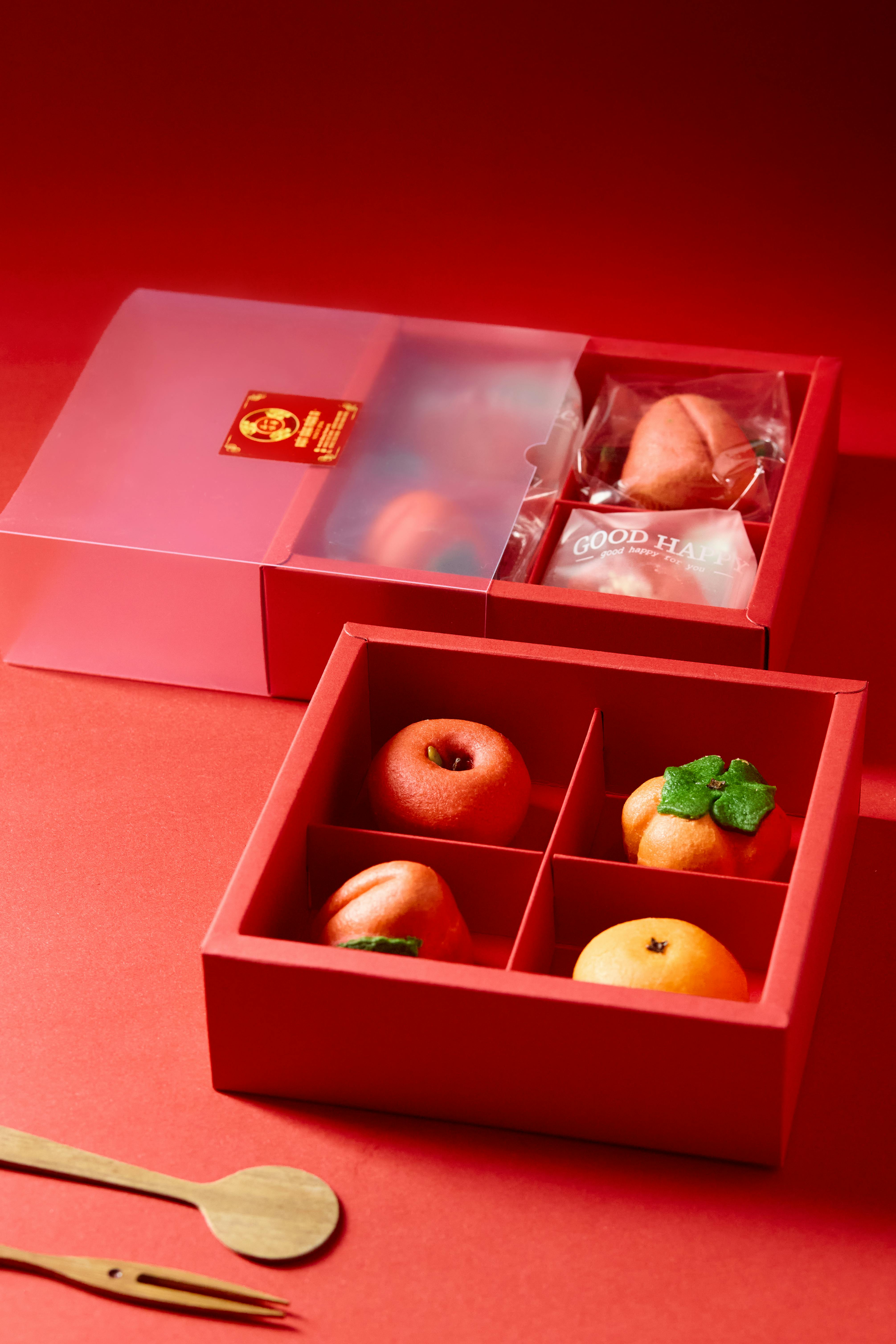 Beautifully arranged fruit dessert box for festive celebrations.