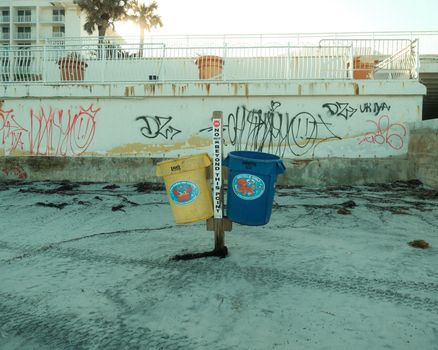 tempat sampah fiberglass 2