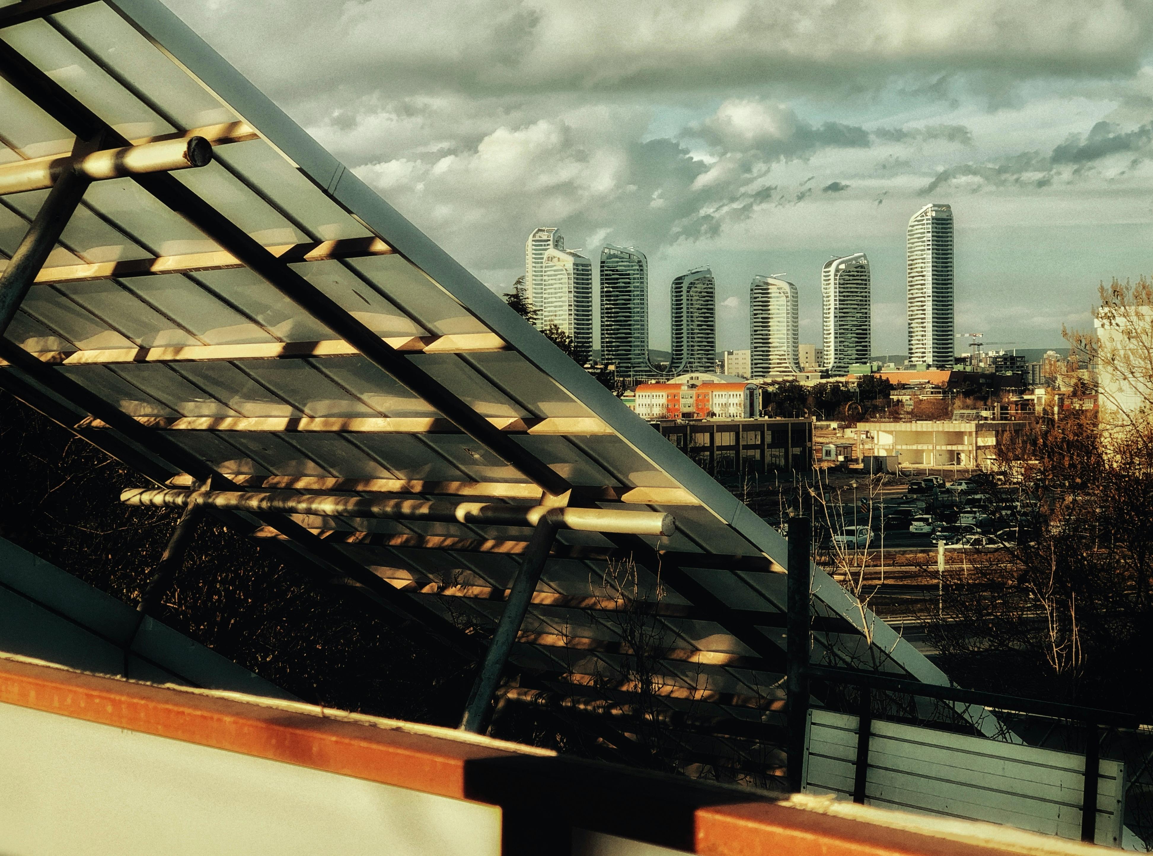 Array Technologies, Inc. (ARRY) Suffers a Larger Drop Than the General Market: Key Insights — Photo by TeodorKasap on Pexels