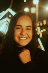 Thread cover: night-out portrait — photo by Everton Silva on Pexels