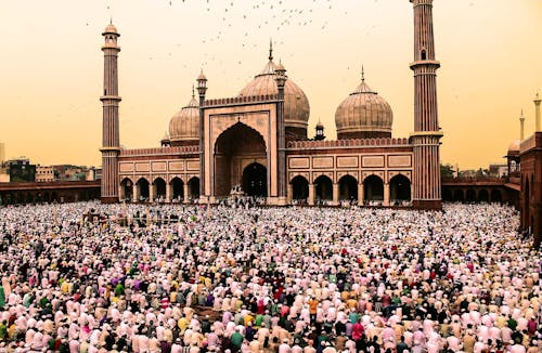 Photo Of Crowd Of People Gathering Near Jama Masjid, Delhi