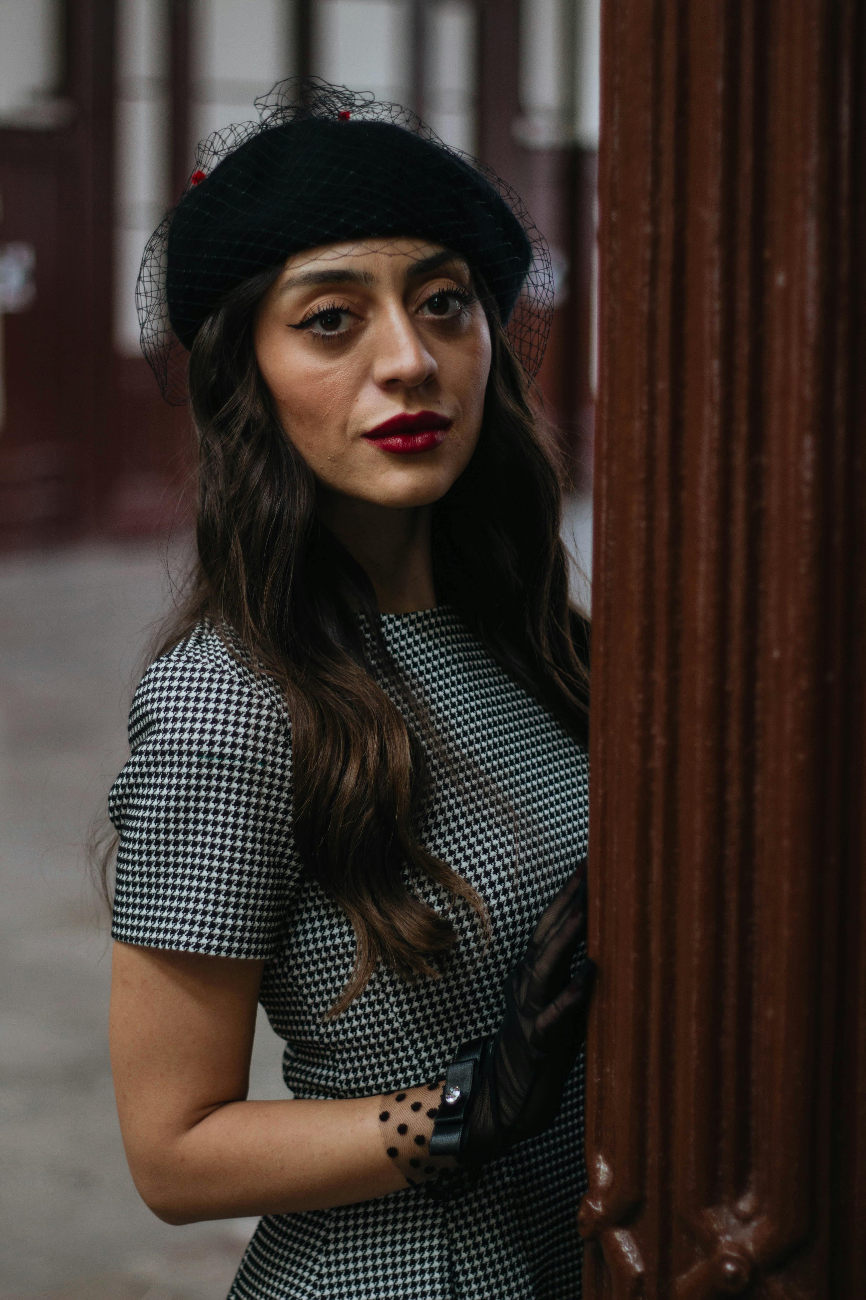 Woman in vintage headband and outfit – soft vintage fashion