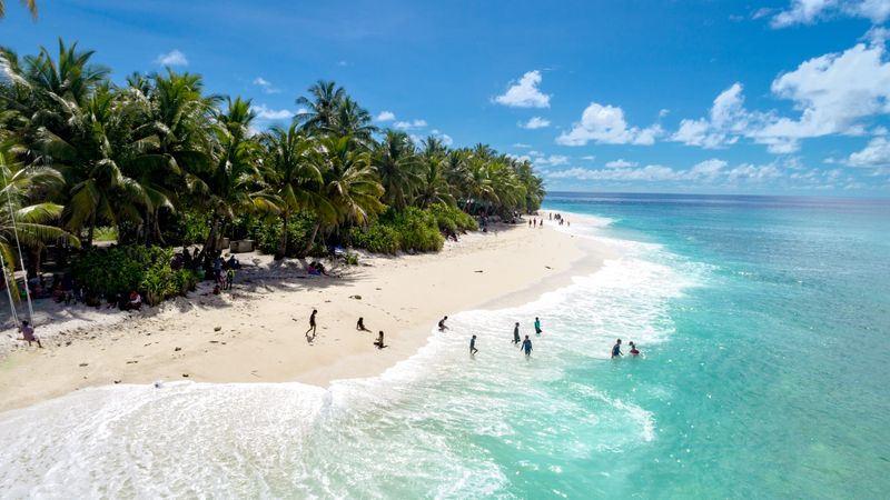 Dharavandhoo & Guesthouse Islands