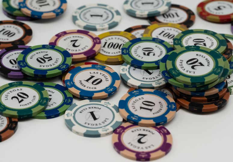Online Casino: Spielautomaten und Live-Spiele im Überblick