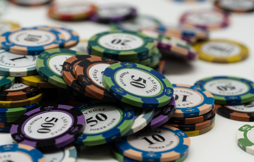 Online Casino: Spielautomaten und Live-Spiele im Überblick